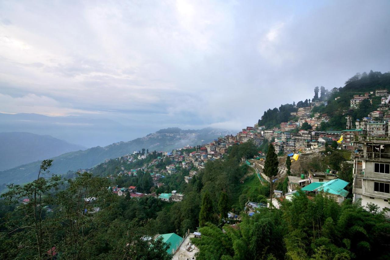 Hotel Hill Queen Near Sherpa Gumba Darjeeling Mall 5 Min Couple Friendly Exterior foto