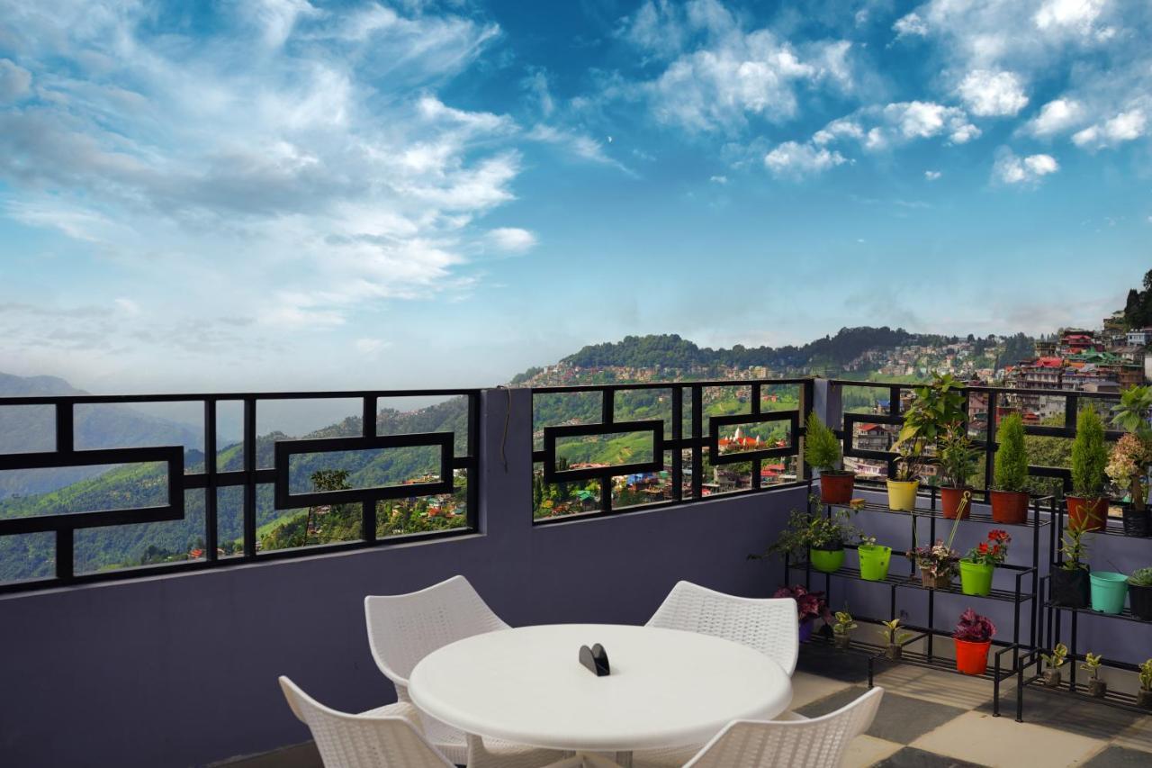 Hotel Hill Queen Near Sherpa Gumba Darjeeling Mall 5 Min Couple Friendly Exterior foto